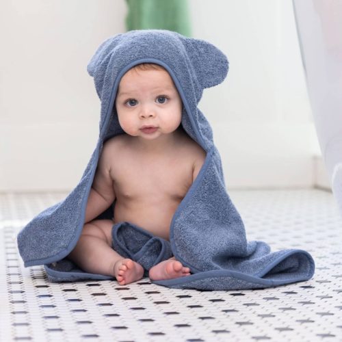 bella tunno GLCTS04 baby hooded towel and wash mitt set in rain on baby