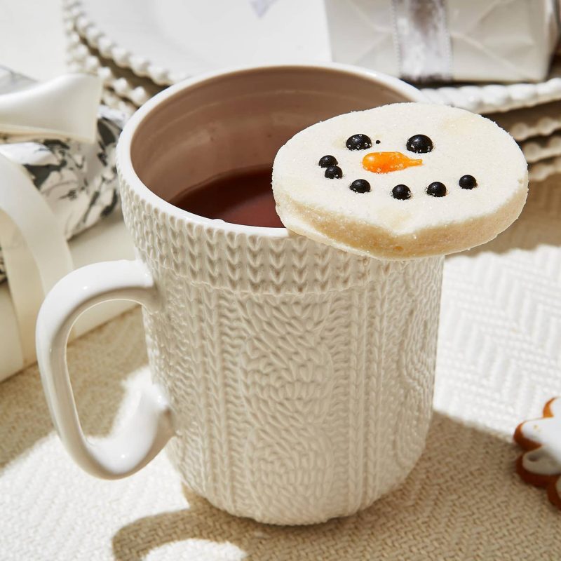 twos company 82359 cable knit pattern stoneware mug with hot cocoa and marshmallow topper lifestyle