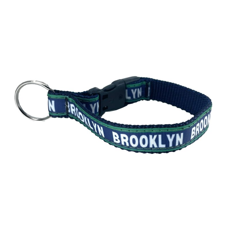 yellow snow dog gear brooklyn clip key ring in navy on white silo